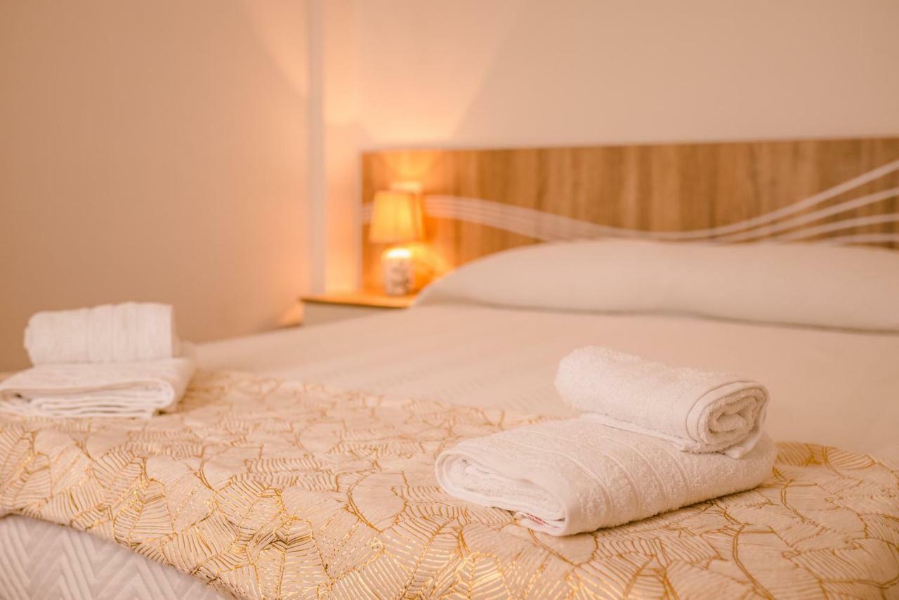 Apartamentos Enteros O Lagar Мелиде Экстерьер фото